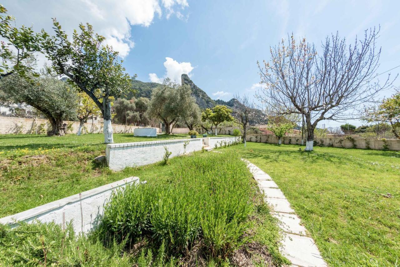 Villa To Ktimataki à Agios Gordios  Extérieur photo