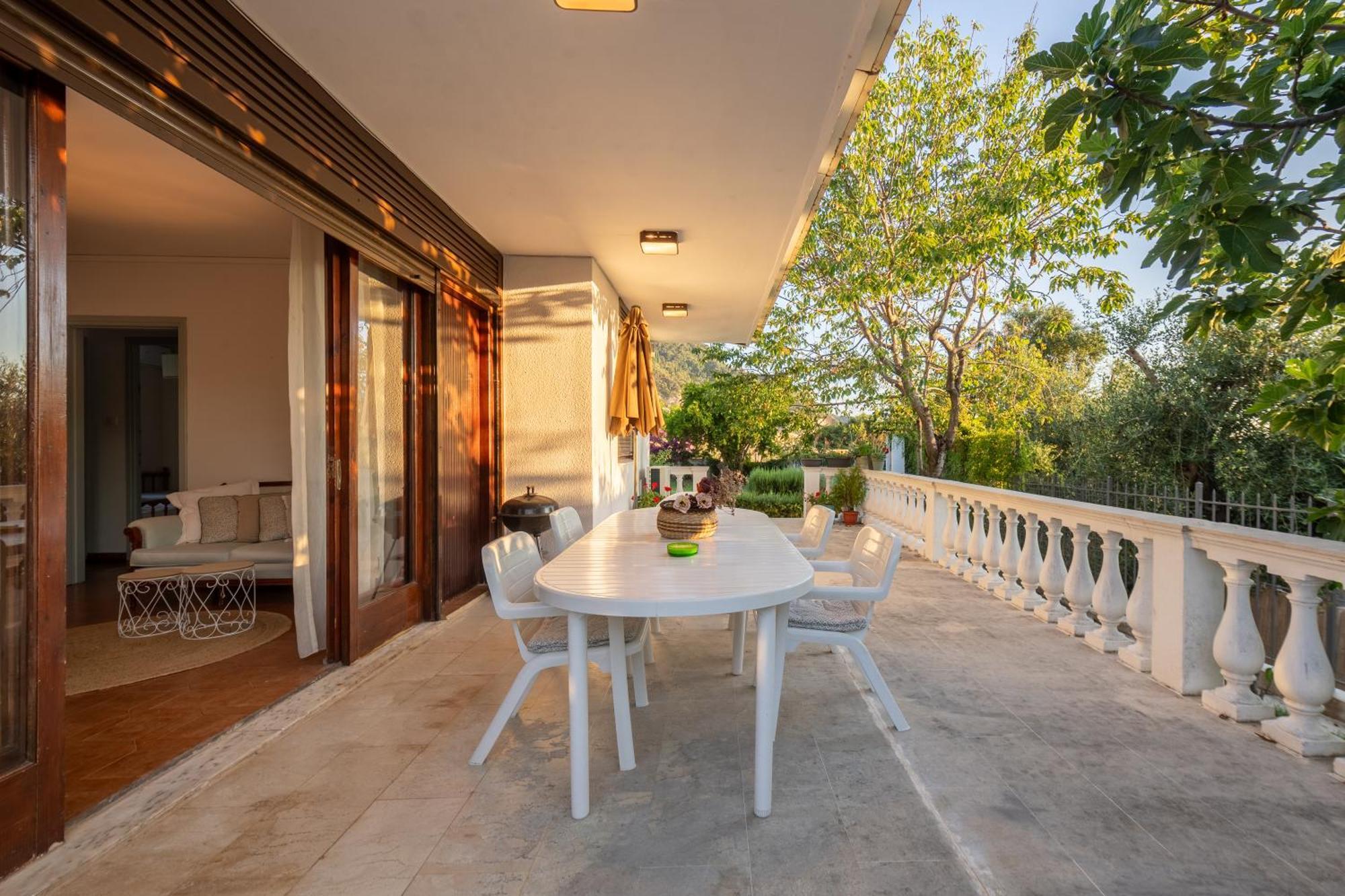 Villa To Ktimataki à Agios Gordios  Extérieur photo